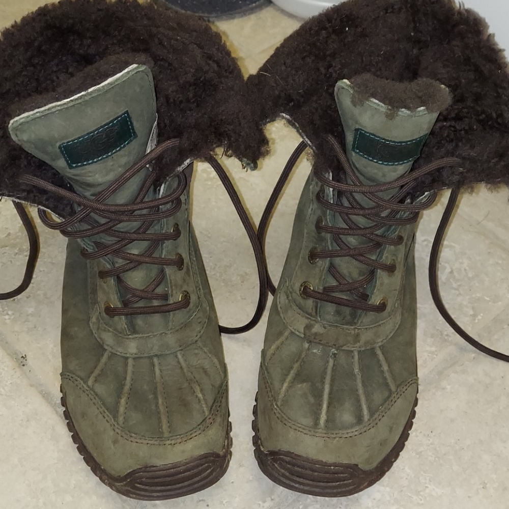 - Ugg Adirondack boots forest green